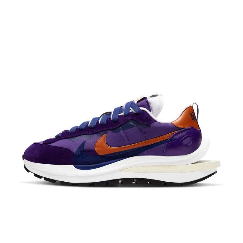 Nike x sacai Vaporwaffle Dark Iris (2021) – “Dark Iris / Campfire Orange / White” (DD1875-500)