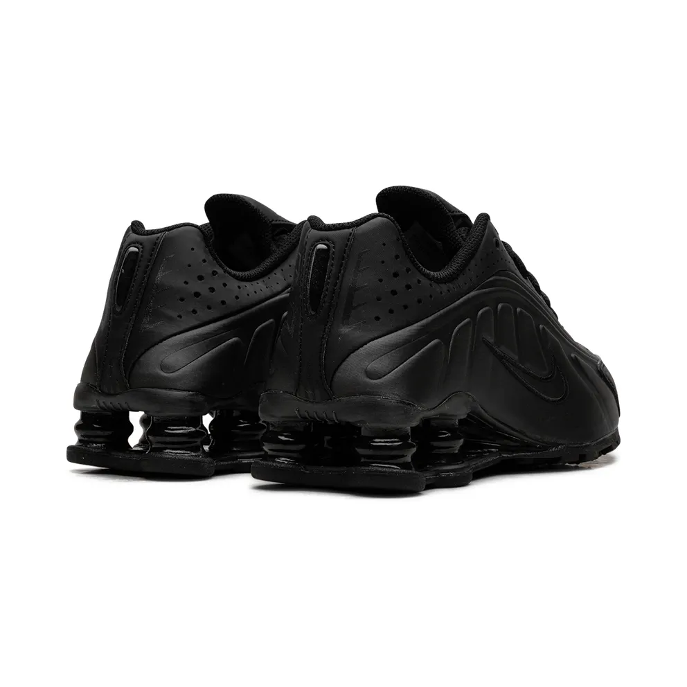 Nike Shox R4 “Blackout” (CW2626-003)