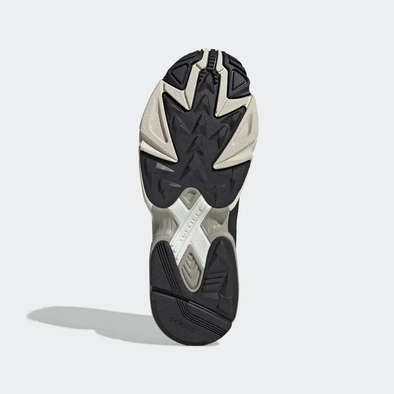 adidas Yung-1 Core Black Off White Core Black/Off White/Alumina (EF5342)