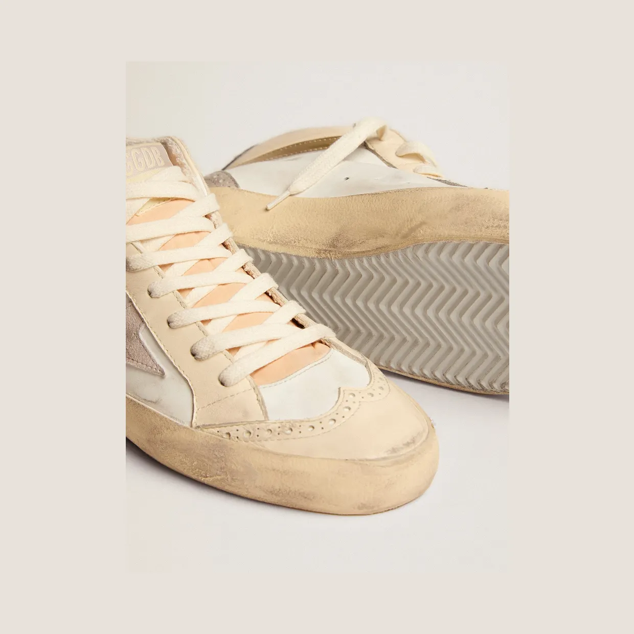 Golden Goose Mid Star With Star In Light Gray Suede And Gold Flash (GWF00123.F003018.11116) (4)