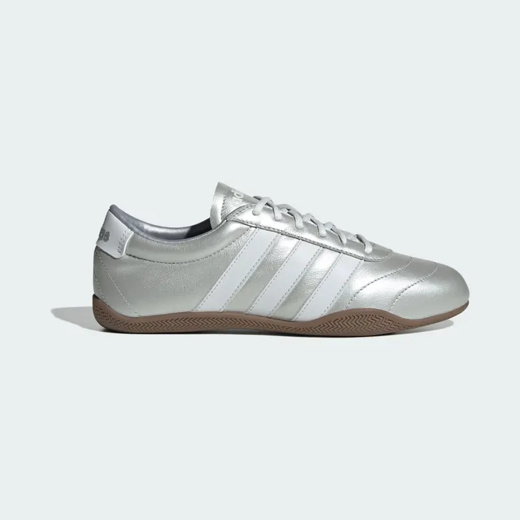 adidas Grand Court Lo “Silver Metallic / Crystal White / Gum” (JQ9682)