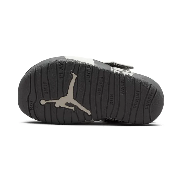 jordan-flare CI7850-100