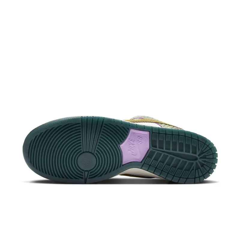 Nike SB Dunk Low “Alexis Sablone – Chameleon” (HJ3386-300)
