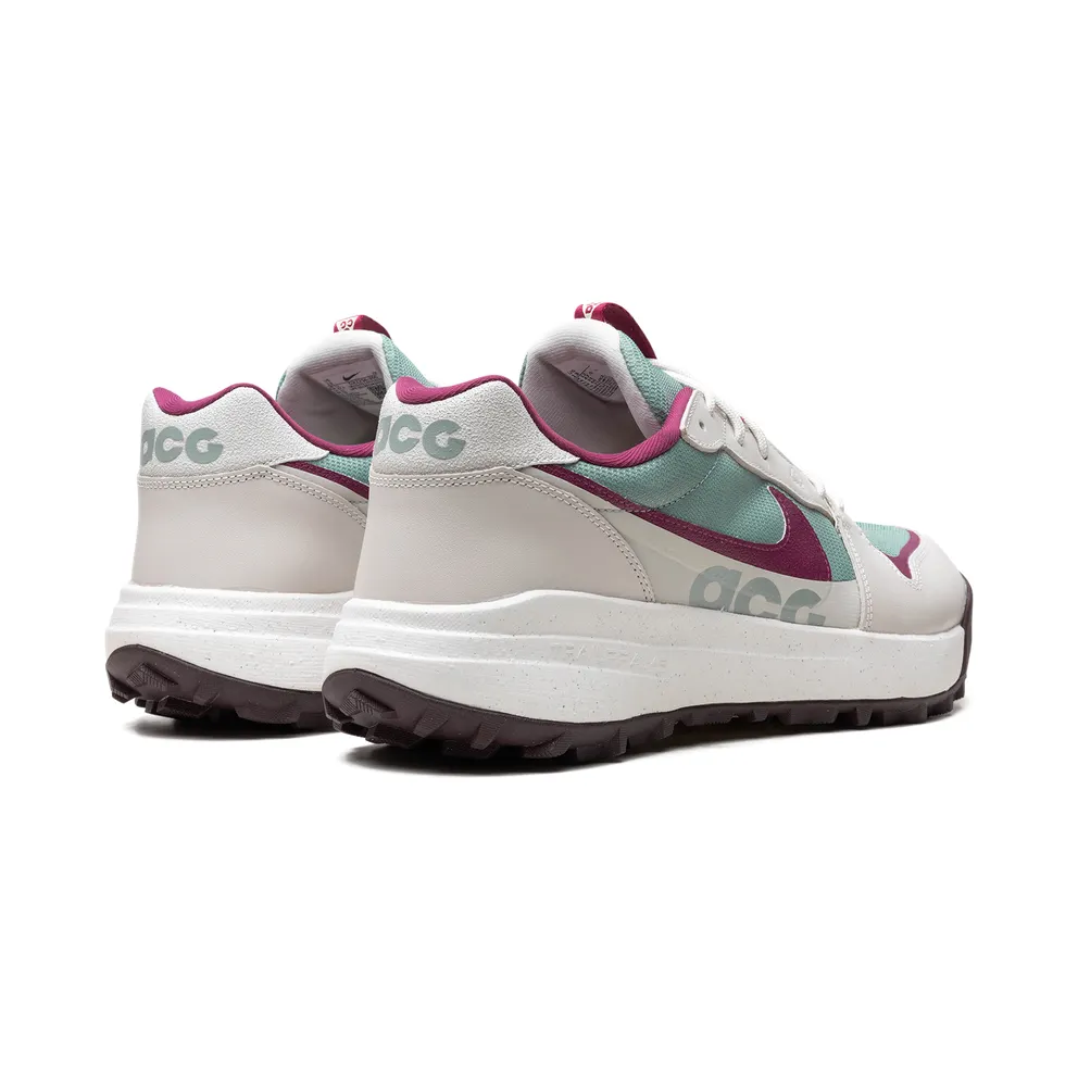 Nike ACG Lowcate “Mica Green Rosewood Light Bone” (DX2256-300)