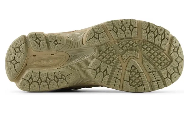 new-balance-2002r P200258F