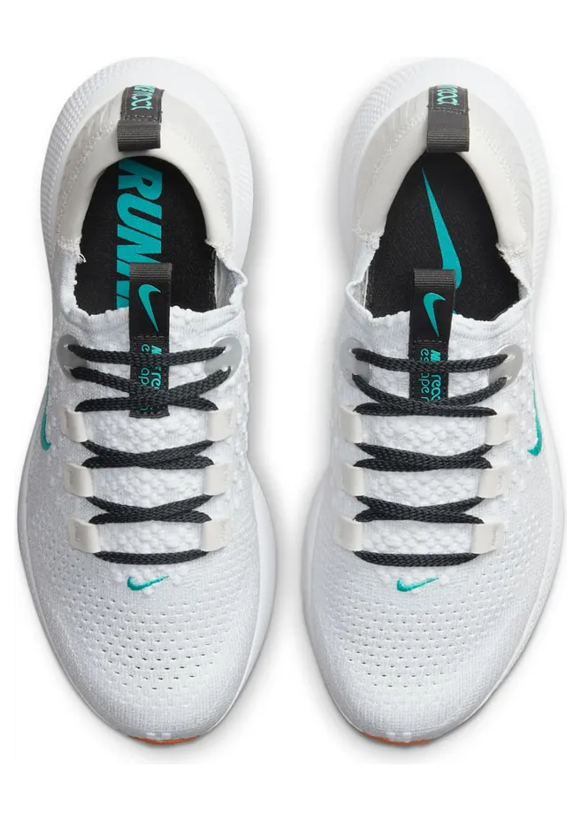 nike-free DC4269-004
