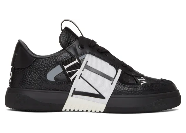 Valentino Black and White Valentino Garavani VL7N Low-Top Sneakers (VY2S0C58WRQ)
