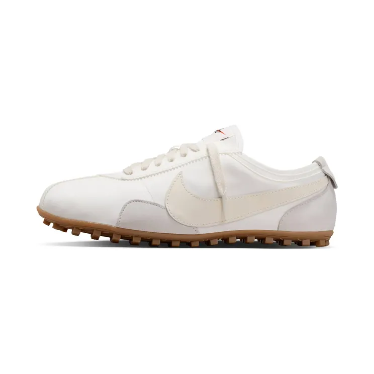 Nike Moon Shoe “Summit White / Gum Light Brown / Soft Pearl” (IW0955-100)