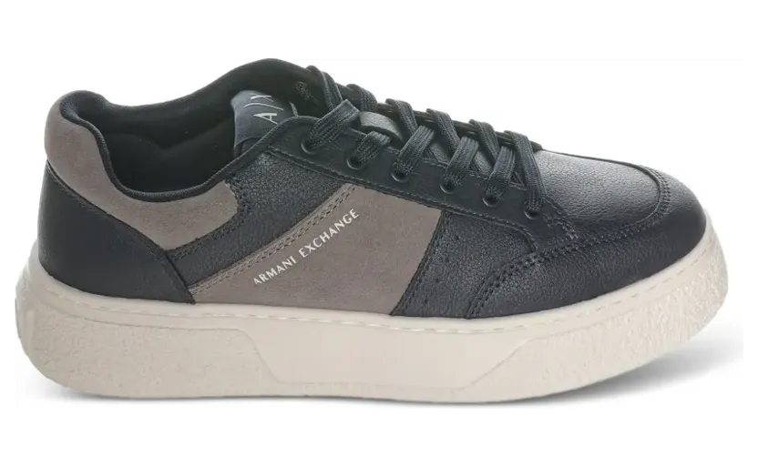 Armani Exchange logo-print panelled sneakers – Blauw (XM002627AF1754MB780)