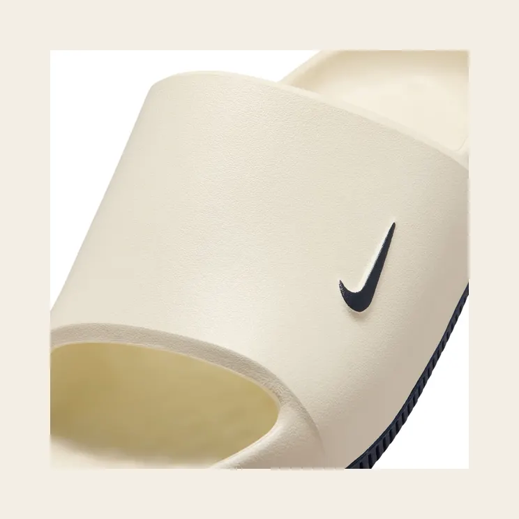 nike-calm IM3261-100