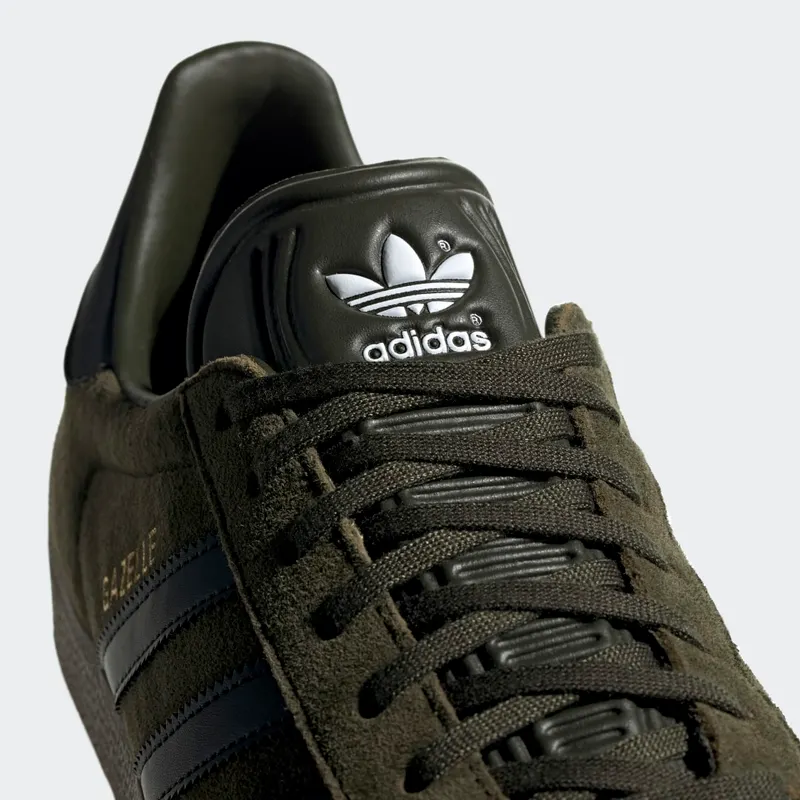 adidas Gazelle Night Cargo / Core Black / Gum5 (EE8947)