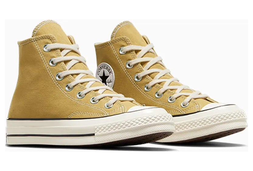 converse-chuck-taylor-all-star A04590C