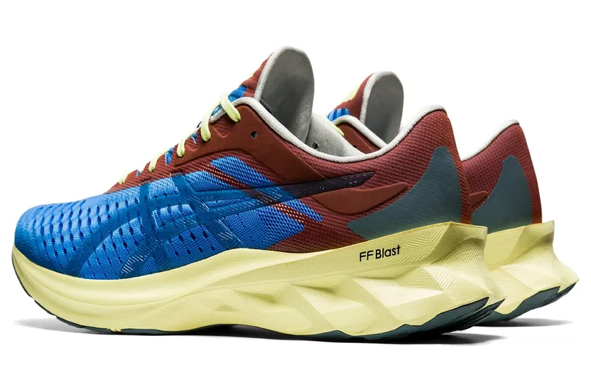 asics-novablast 1021A467-400