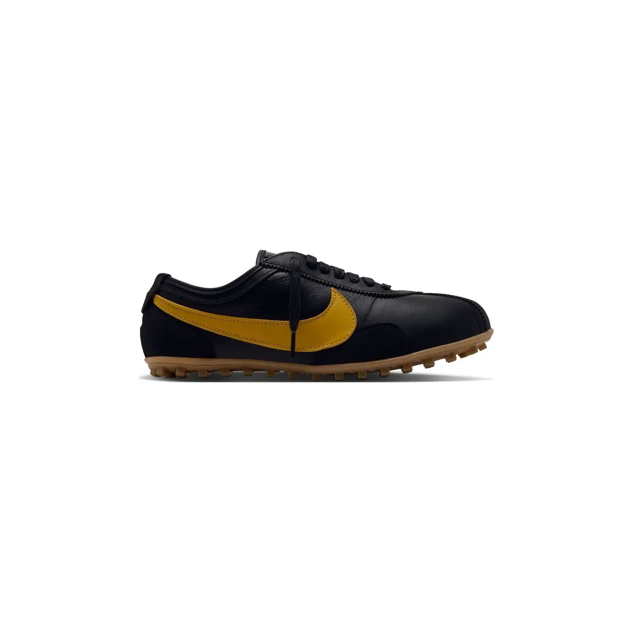 Nike Moon Shoe OG Leather SP “Black” (IU3162-001): zwart leer met een okergele swoosh