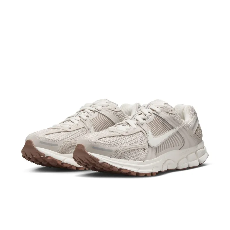Nike Zoom Vomero 5 Light Orewood Brown/Metallic Silver/Gum Medium Brown/Sail (FZ3780-101)
