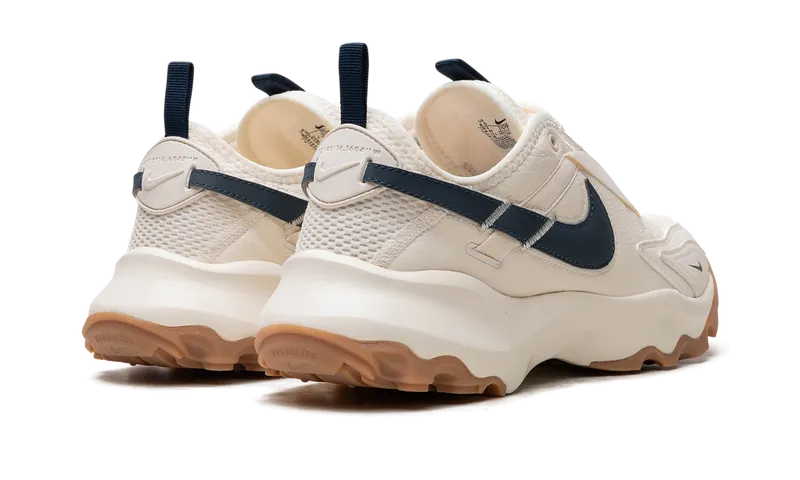Nike TC 7900 “Pale Ivory Armory Navy” (DD9682-103)