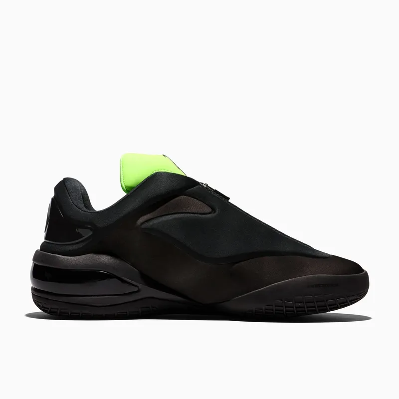 Converse SHAI 001 “Shock” (A23975C): een afscheidscapsule met de deur al open