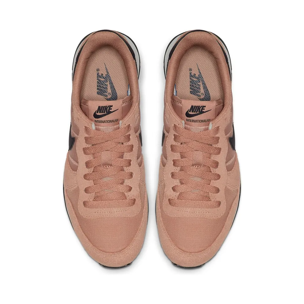 Nike Internationalist “Rose Gold / Summit White / Oil Grey” (828407-617)