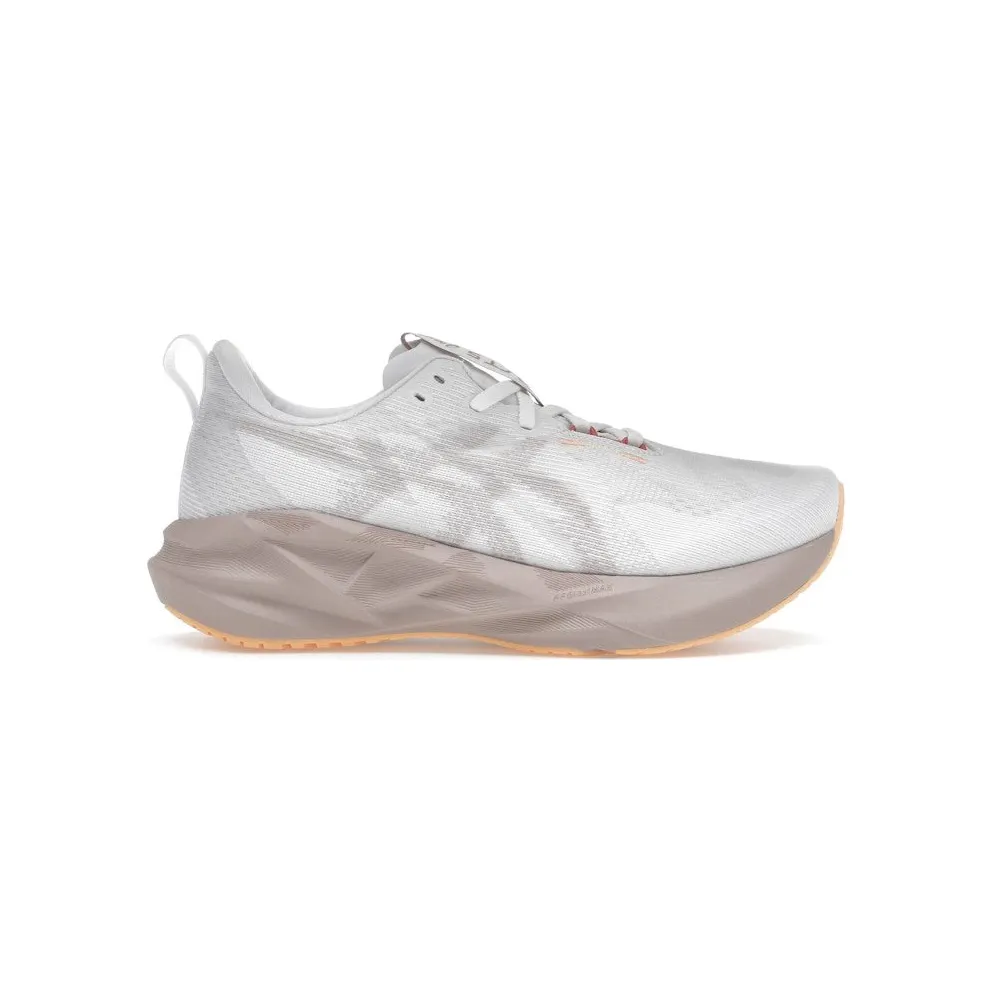 ASICS Novablast 5 White Fawn (1012B765-102)