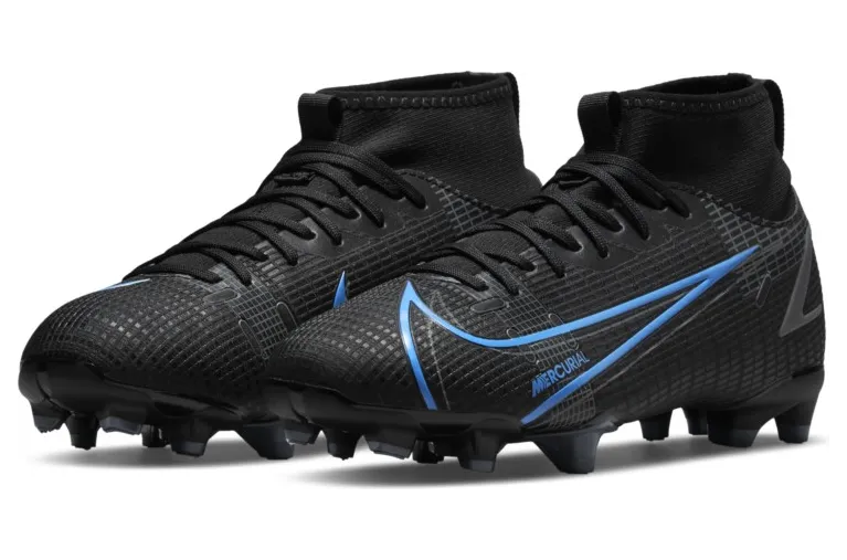 Nike Jr. Mercurial Superfly 8 Academy MG Fußballschuh für verschiedene Böden für jüngere/ältere Schwarz (CV1127-004)