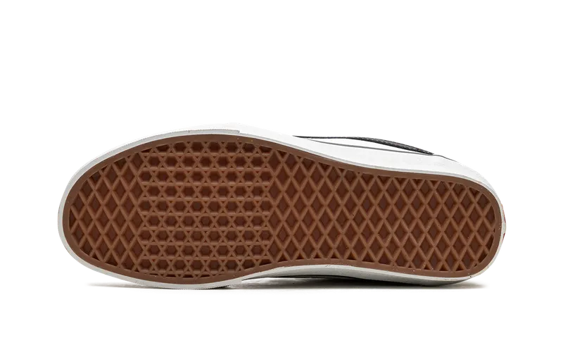 Vans Chukka Low Sidestripe “White/Black” (VN0A5KQZWBK)