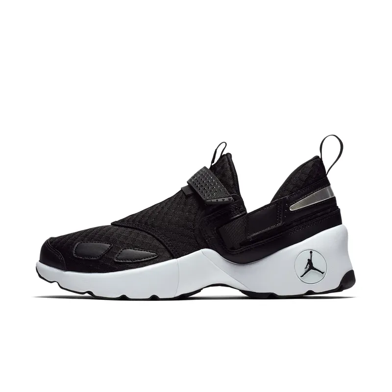 Jordan Trunner LX Black White Sole Black/Black-White (897992-011)