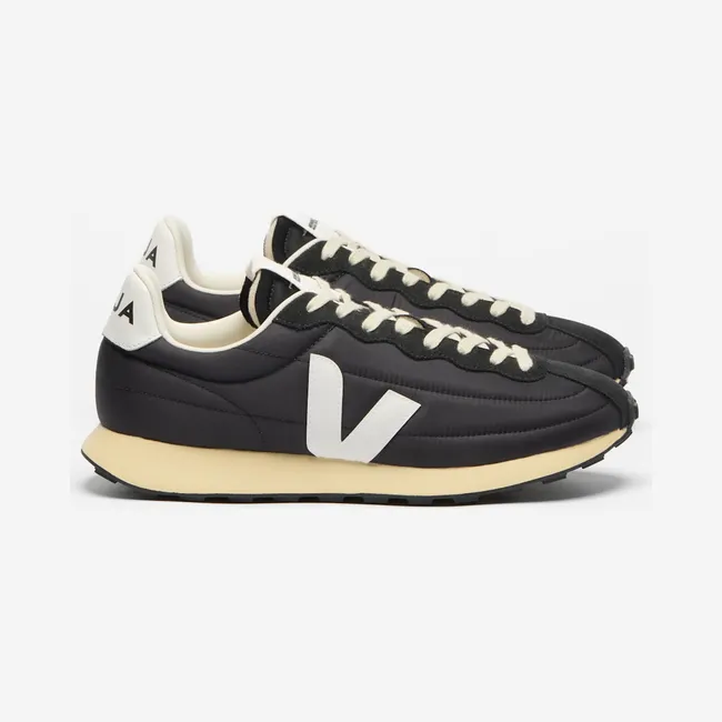 Veja Black / Wolwit (RM3421924A)