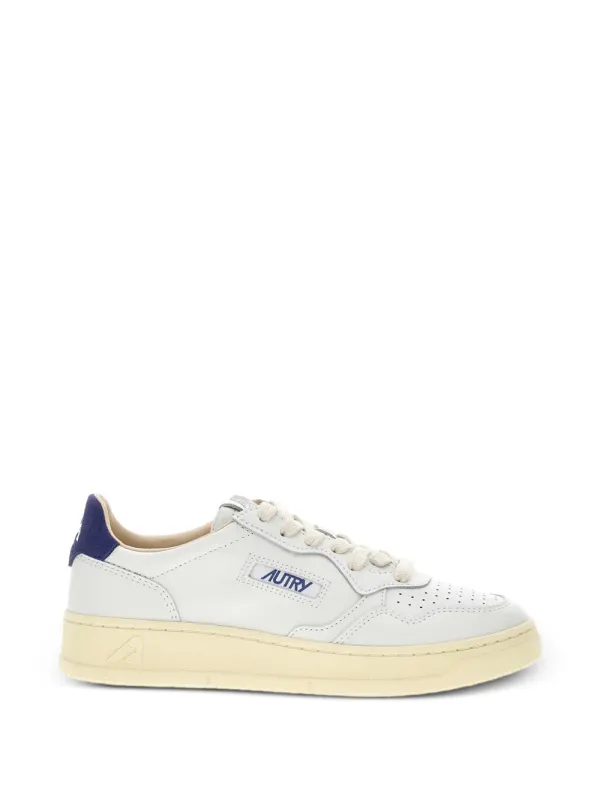 Autry Medalist low-top with geperforeerde details – White (AULWBJ03)