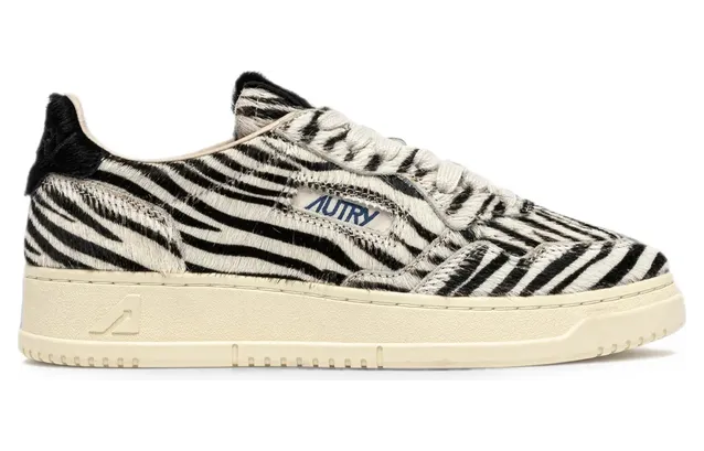 Autry Medalist Easeknit “White/Black” (AULW JA03)