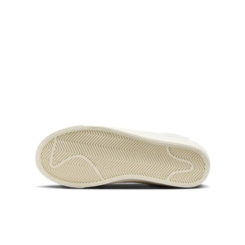 Nike Blazer Mid ’77 D Older Kids’ White (DQ6084-100)