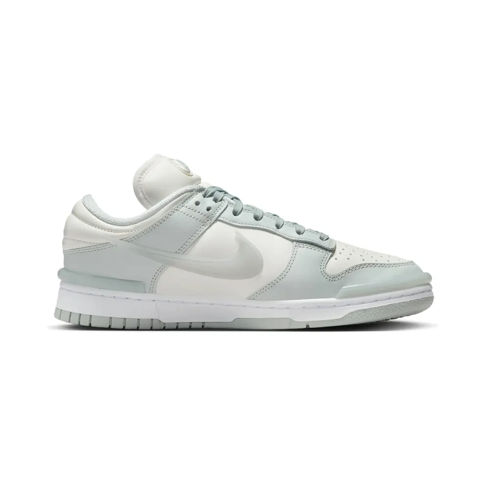 Nike Dunk Low Twist “LIGHT SILVER” (DZ2794-004)