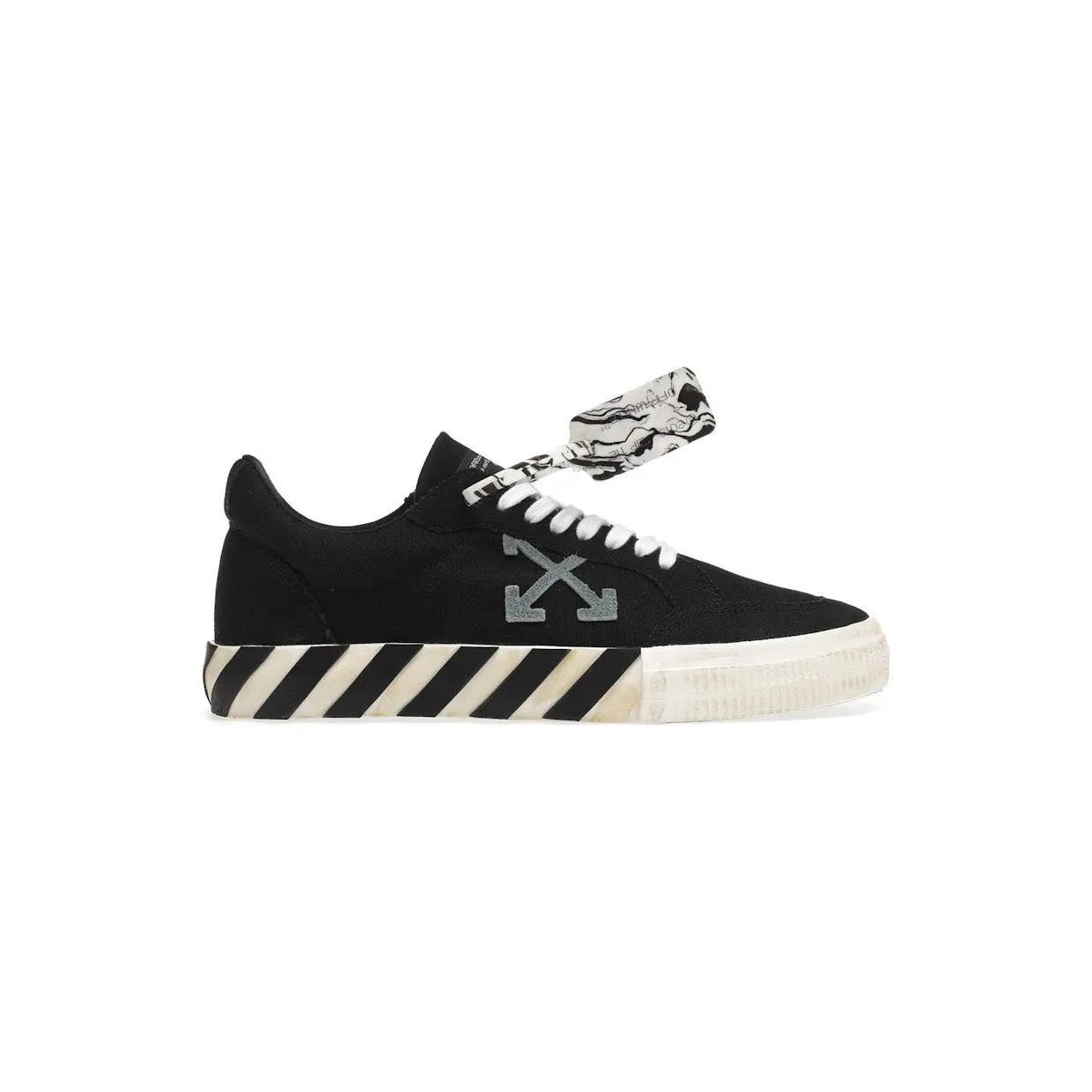 OFF-WHITE Vulc Low Black Light Blue Arrow (OMIA085F21FAB0011045)