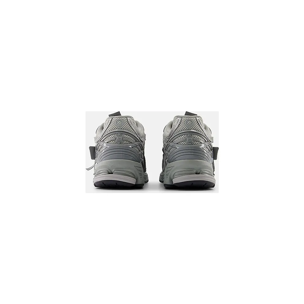 New Balance 1906A “Concrete Silver Metallic” (M1906AG)