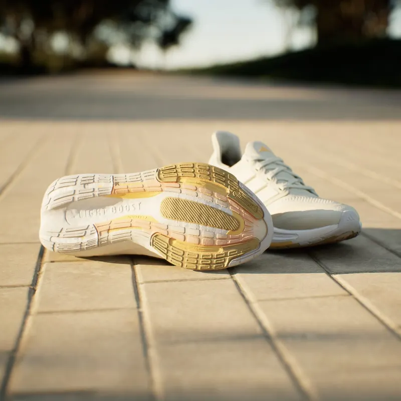 adidas Ultra Boost Light Ivory Core White Crystal Sand (ID3318)