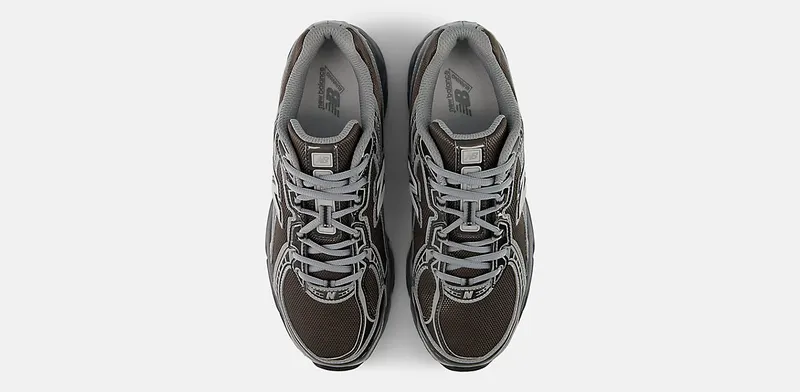New Balance 740 Black Metallic (U7407YI)