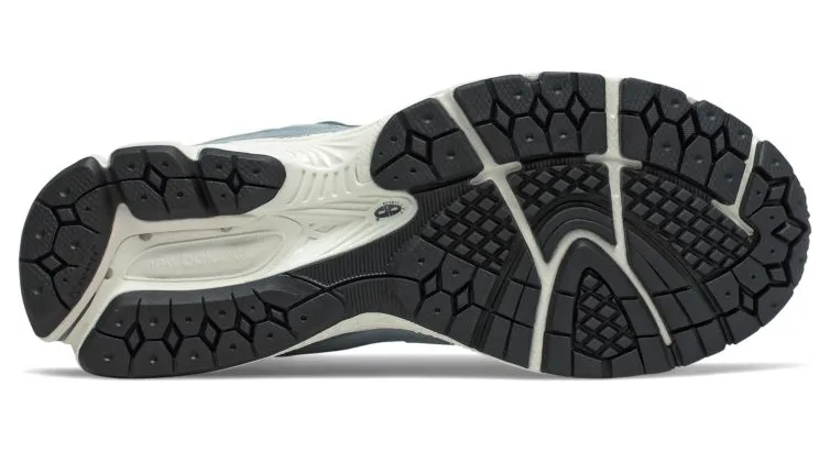 new-balance-2002r ML2002RR