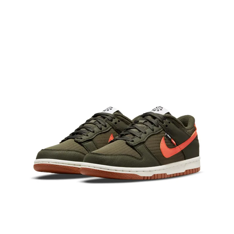 Nike Dunk Low SE Bruin (DC9561-300)