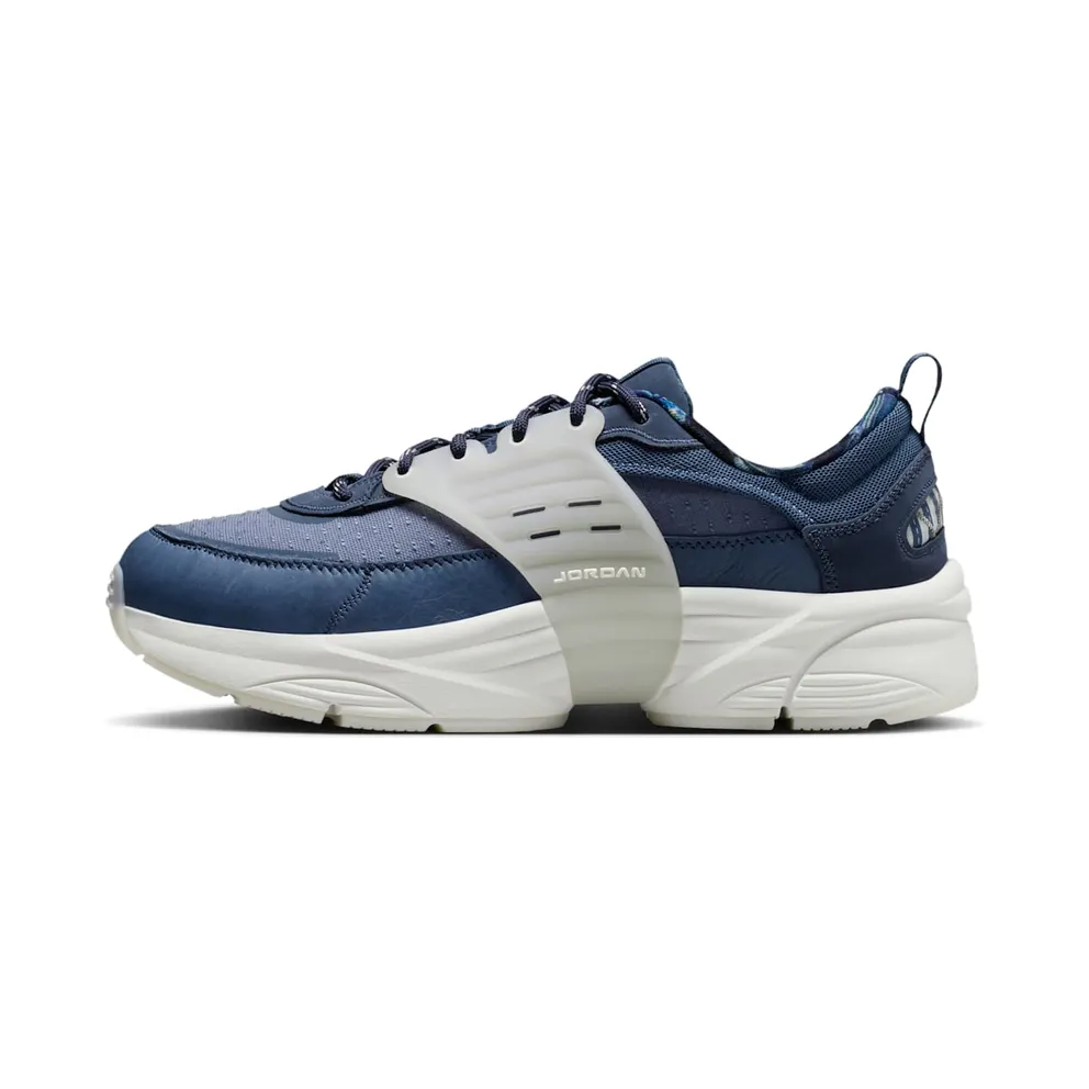 Jordan Trunner O/S “Diffused Blue Sail” (IR7254-499)