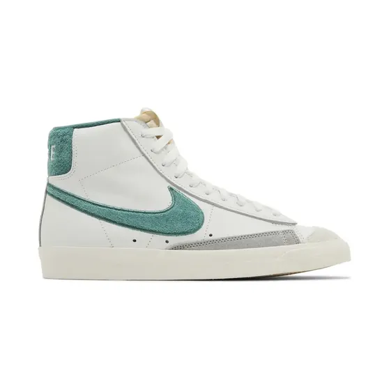 Nike Blazer Mid ’77 “White” (FN5822)