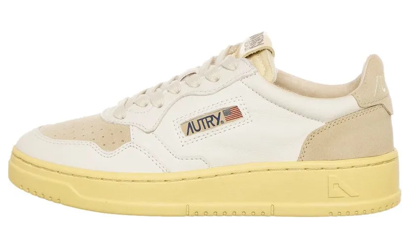 Autry Medalist Low White / Sand (AULWSL01)