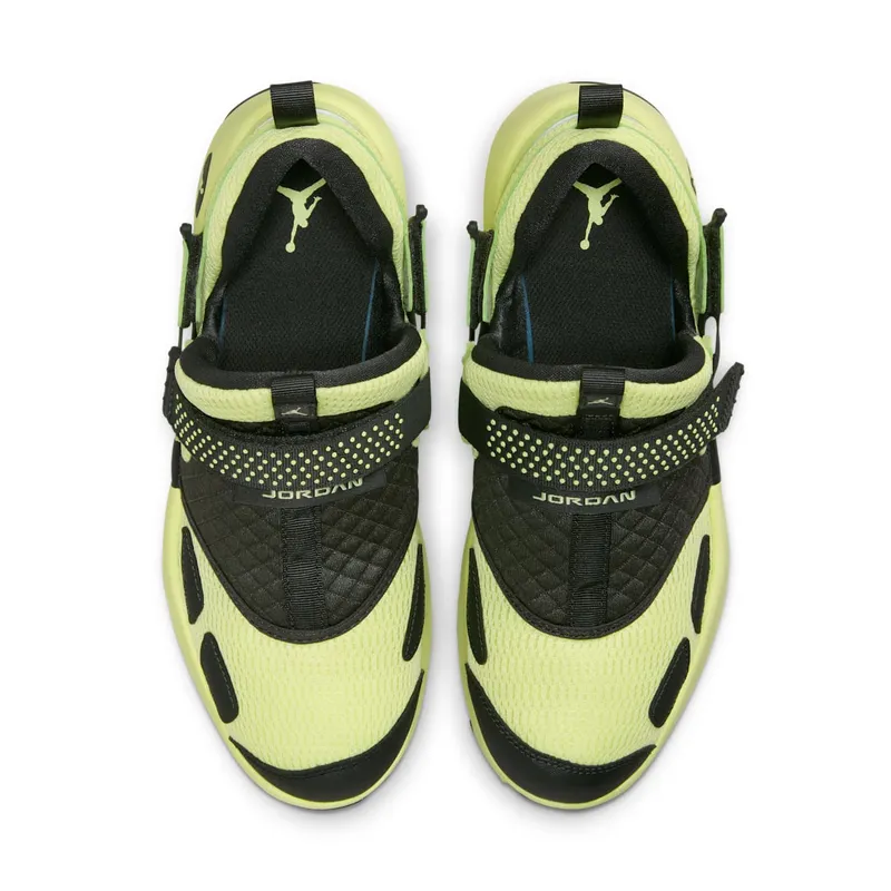 Jordan Trunner LX “Luminous Green” (HQ2164-302)
