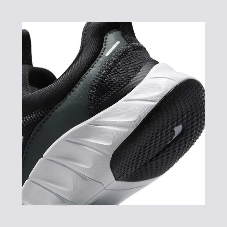 nike-free IQ5811-001