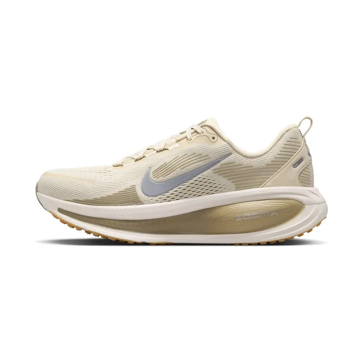 Nike Vomero 18 “Light Khaki / Desert Khaki / Sail / Metallic Silver” (IM8333-200)