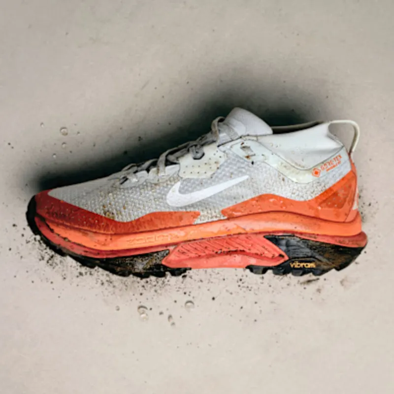 Nike ACG Zegama Trail GORE-TEX Waterproof Trail “Light Silver / Safety Orange / Black / Summit White” (IO7932-001)