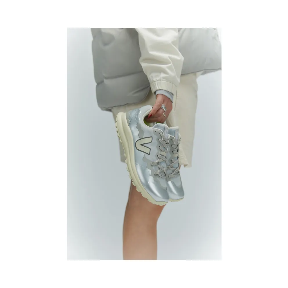 VEJA Fitz Roy – Grey (FT2320588A)