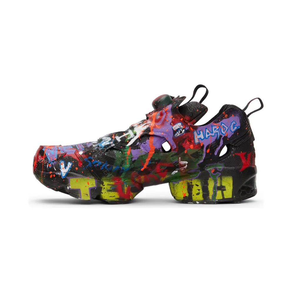 VETEMENTS Black Reebok Edition STAR WARS Graffiti Instapump Fury (UE52SN200B)