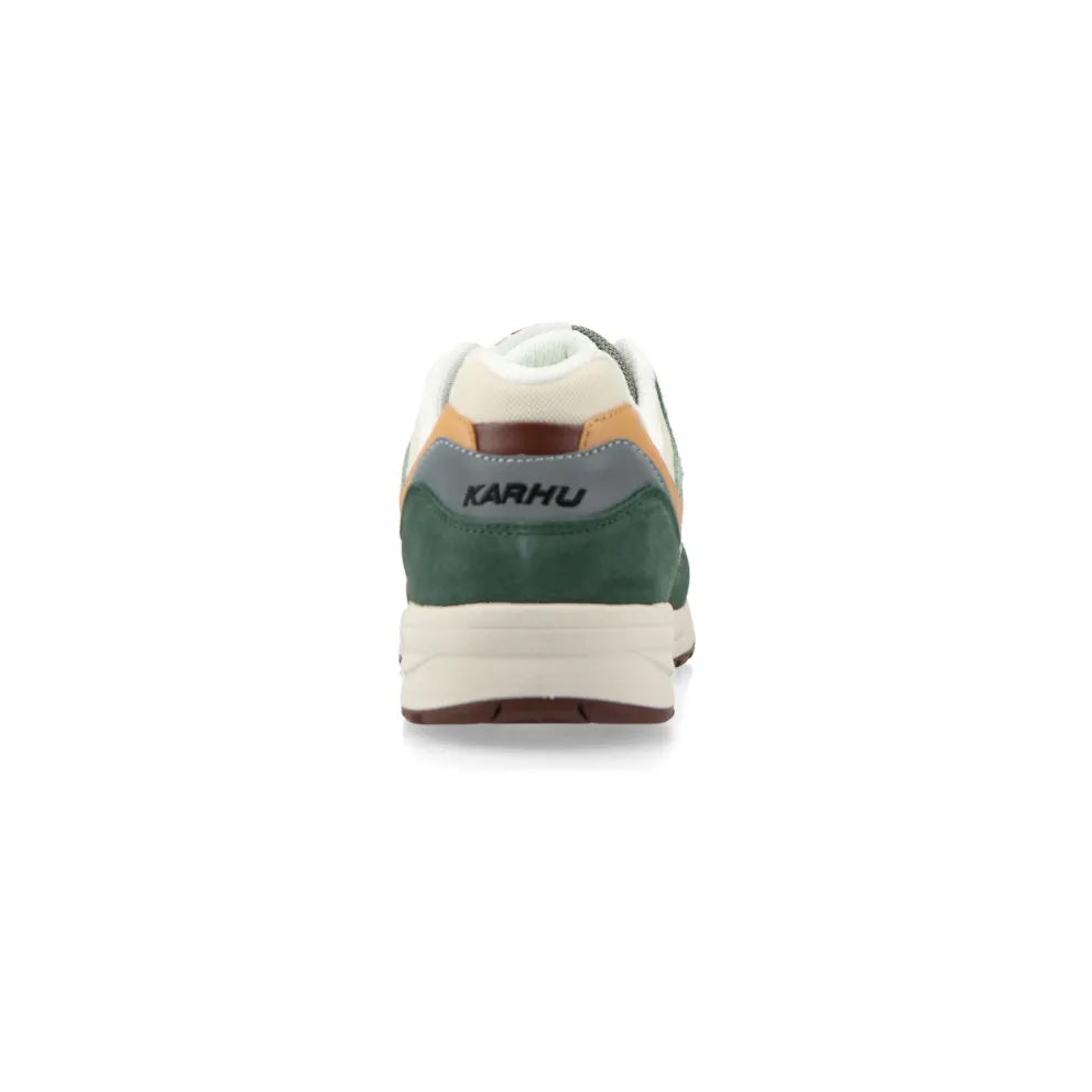 Karhu x MÖLKKY Legacy 96 (laurel wreath / warm taupe) – F806081