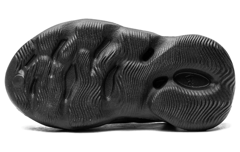 yeezy-foam-runner HP5346