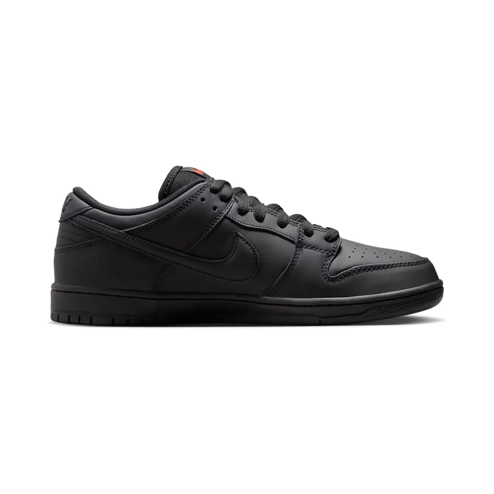 Nike SB Dunk “Triple Black” (FJ1674-001)