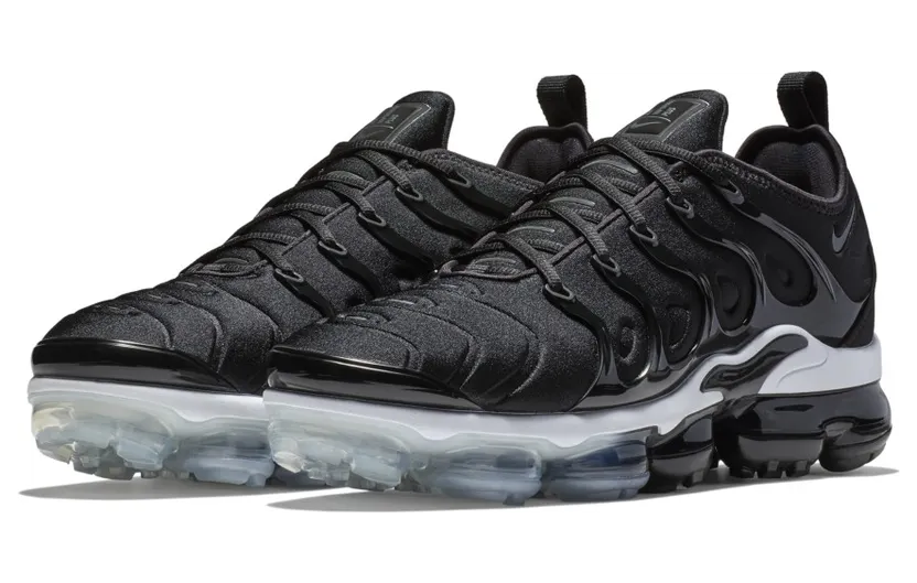 Nike Air VaporMax Plus Black White